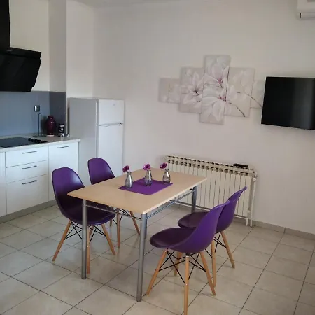Daria Apartment *